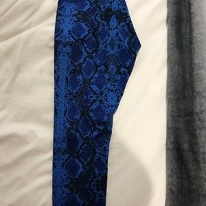 Lululemon High Times Blue Snakeskin